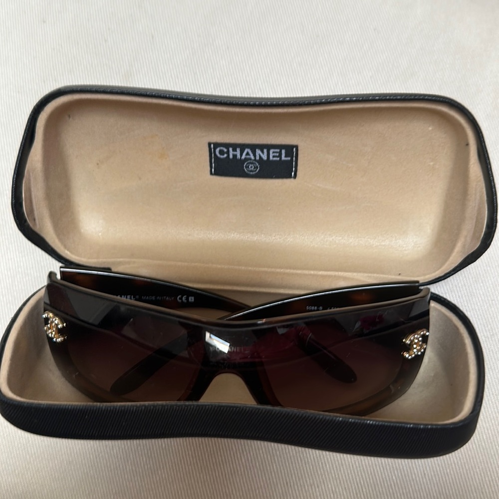 Chanel mother of pearl sunglasses - dark brown some scratches